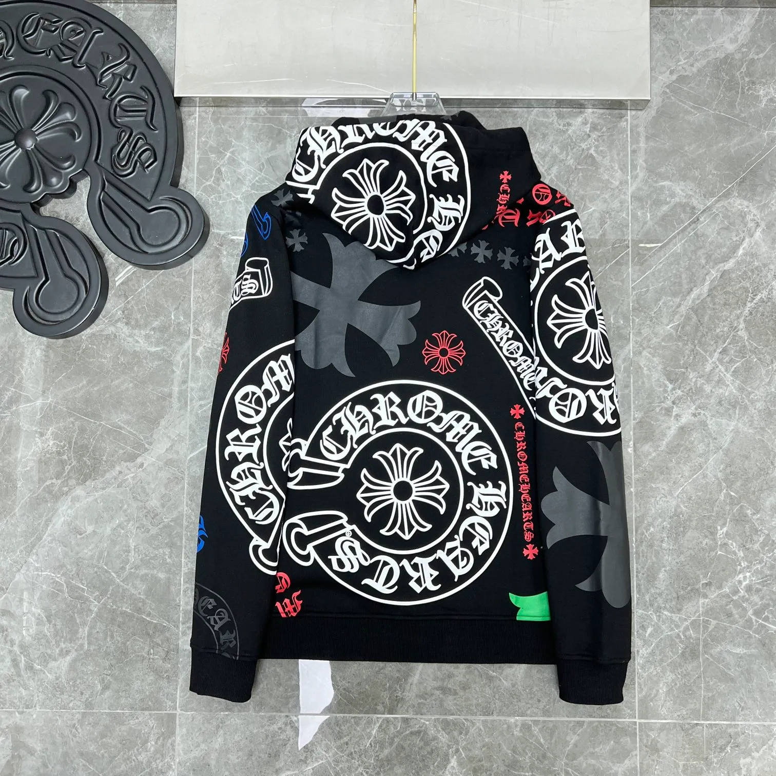 P260 Chrome Hearts 🍁Autumn and Winter🍁 2025 Simultaneous sales at counters❤️ Chrome logo limited online hooded sweatshirt Imported environmentally friendly glue printing and dyeing Improved customized version 1:1 high-gram weight high-quality fabric 🌈Recommended colors: black white 🌈 Size: S, M, L, XL
